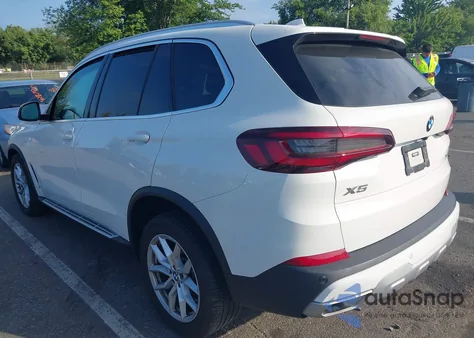 2022 BMW X5 xDrive40I z USA, uszkodzony, nr VIN 5UXCR6C09N9K38691